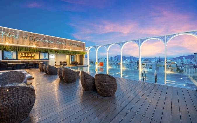 Golden Lotus Luxury Hotel Da Nang