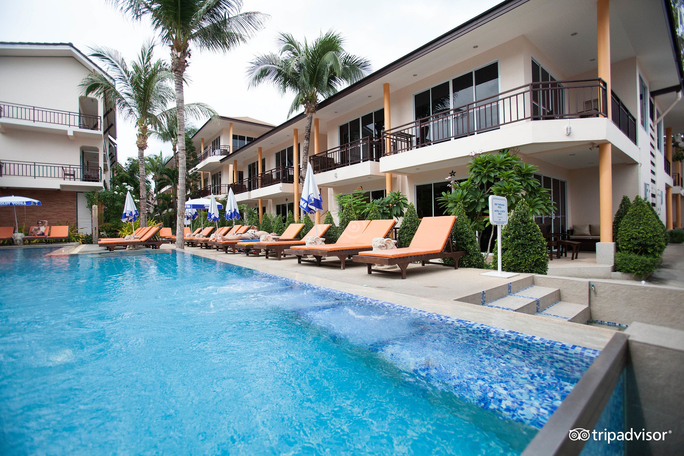 Arkbar Beach Club & Resort