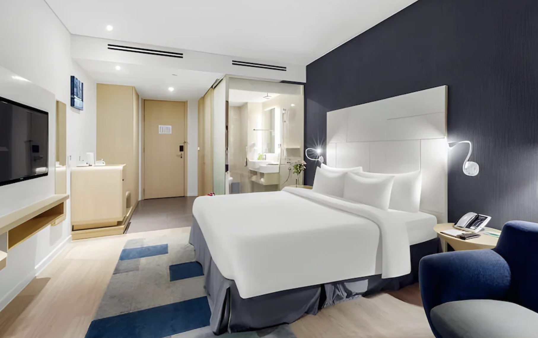Liberty Central Saigon Riverside Hotel — photo 2