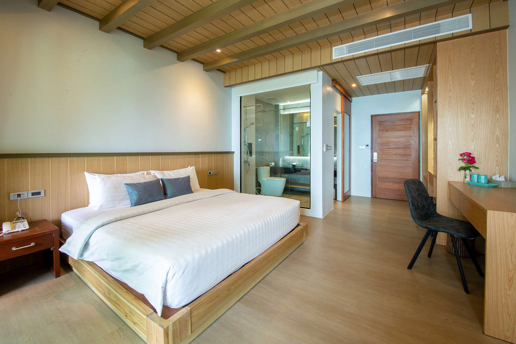 Coral Cliff Beach Resort — photo 2