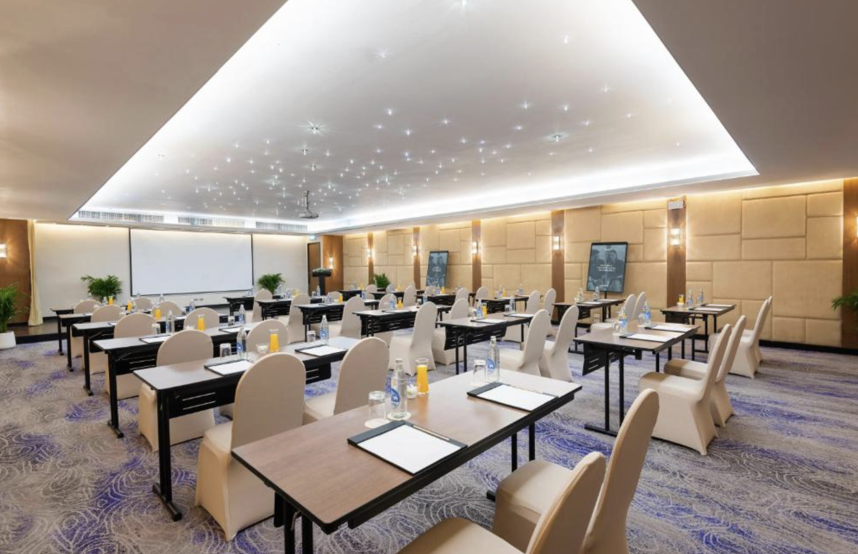 Radisson Suites Bangkok Sukhumvit — photo 3