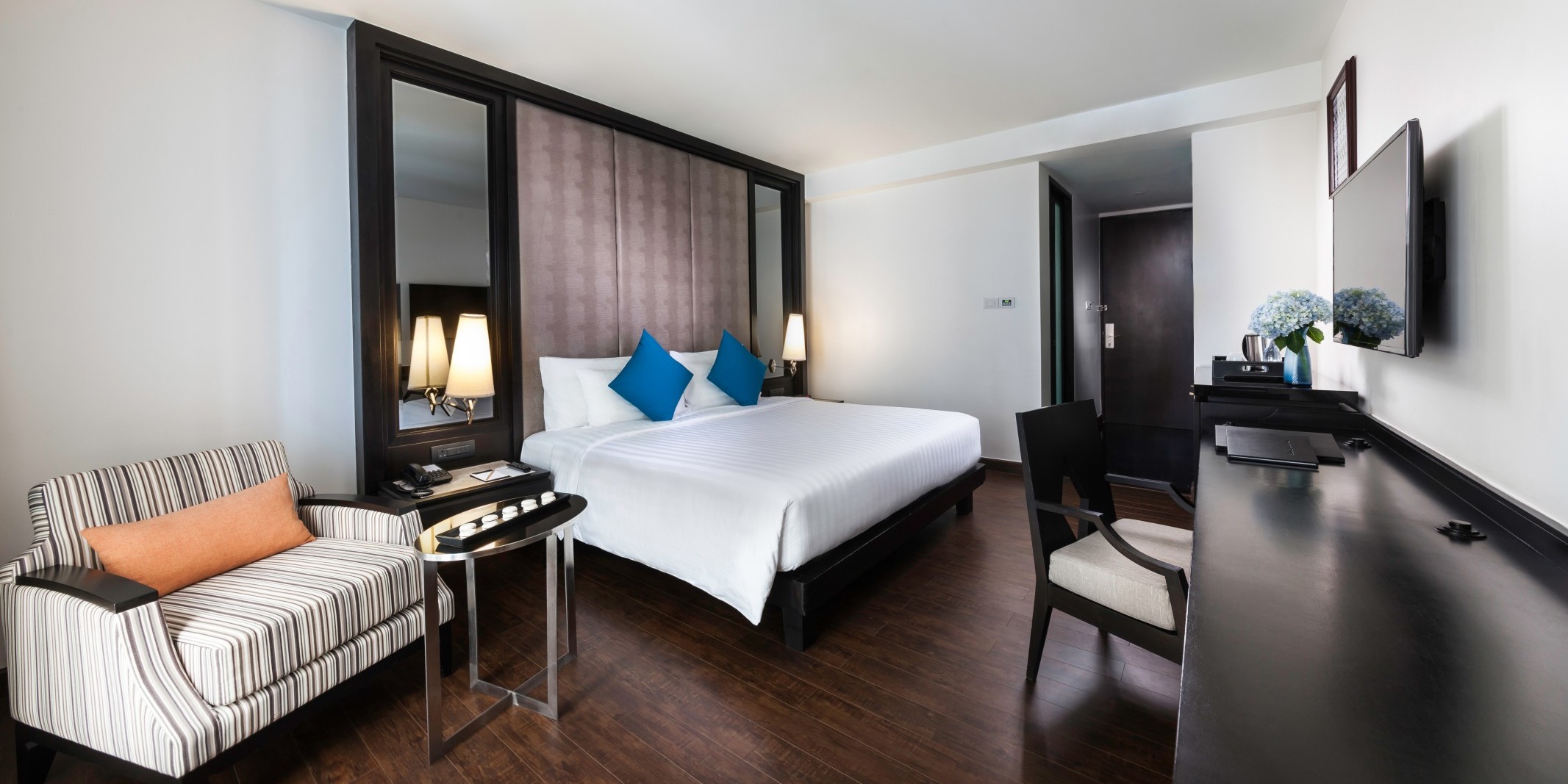 Mövenpick Hotel Sukhumvit 15 Bangkok — photo 2