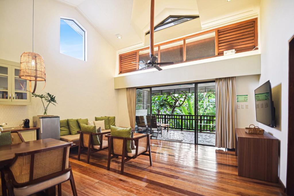 The Strand Boutique Resort — photo 3